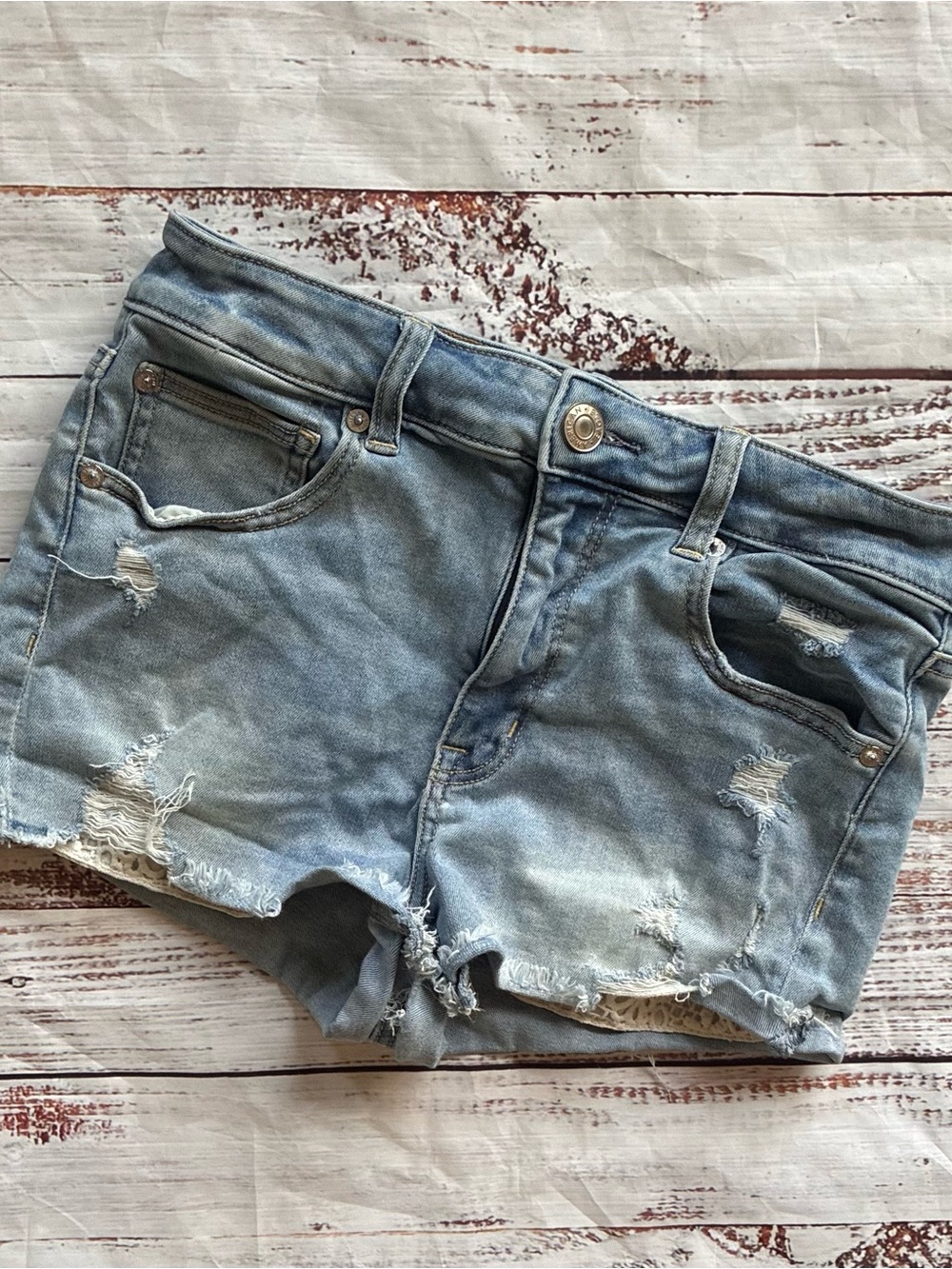 American Eagle Light Blue Distressed Denim Women’s Shorts Size 8